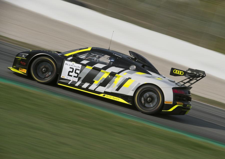  Audi R8 LMS GT2 2019 года  (фото 30 из 40)